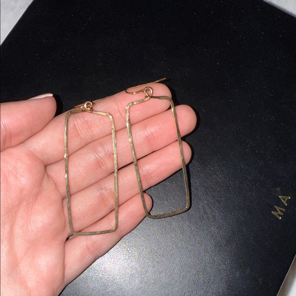 Elegant Gold Geometric Earrings
